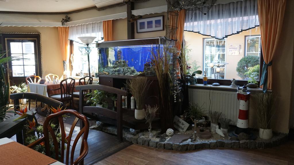 Hotel Garni Am Deich Цингст Екстериор снимка