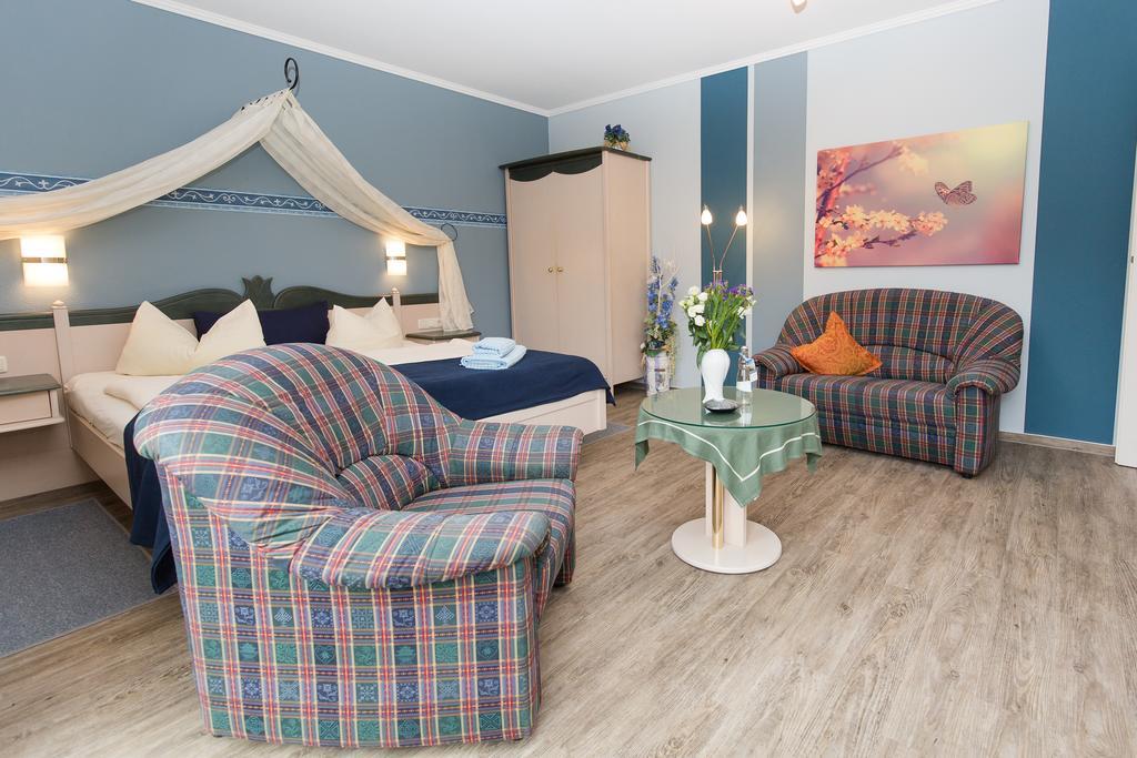 Hotel Garni Am Deich Цингст Стая снимка