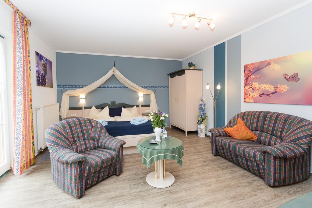 Hotel Garni Am Deich Цингст Стая снимка