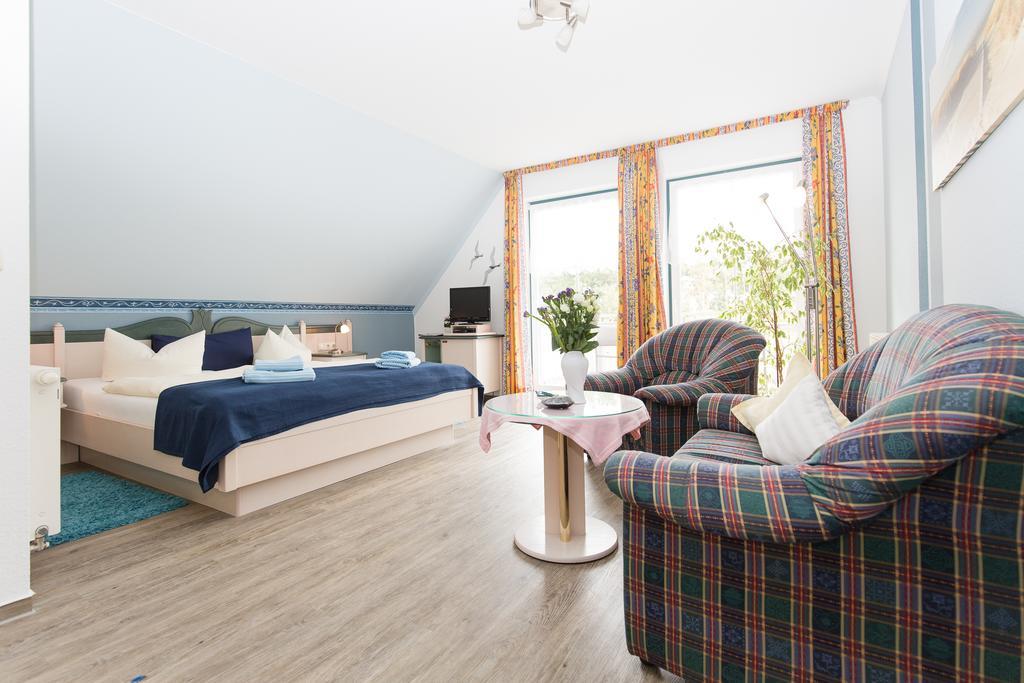 Hotel Garni Am Deich Цингст Стая снимка
