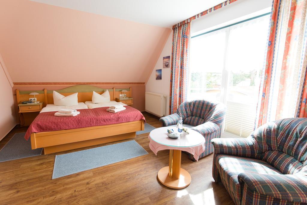 Hotel Garni Am Deich Цингст Стая снимка
