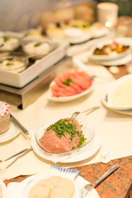 Hotel Garni Am Deich Цингст Екстериор снимка