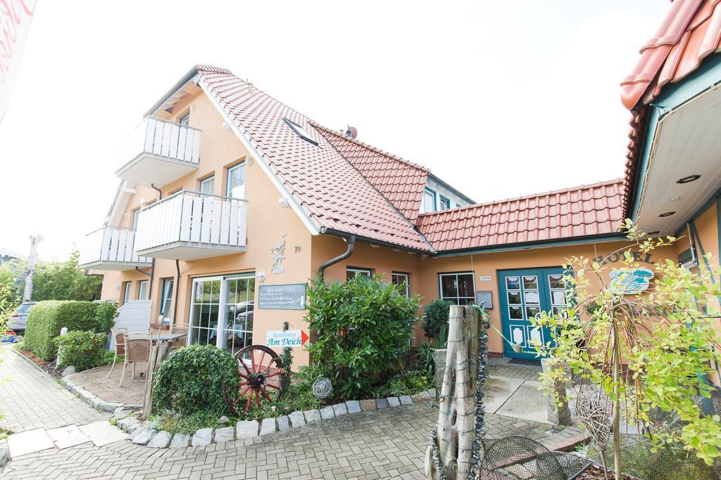 Hotel Garni Am Deich Цингст Екстериор снимка