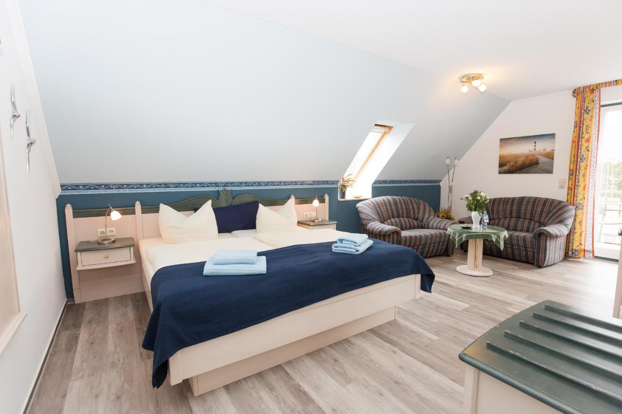 Hotel Garni Am Deich Цингст Екстериор снимка